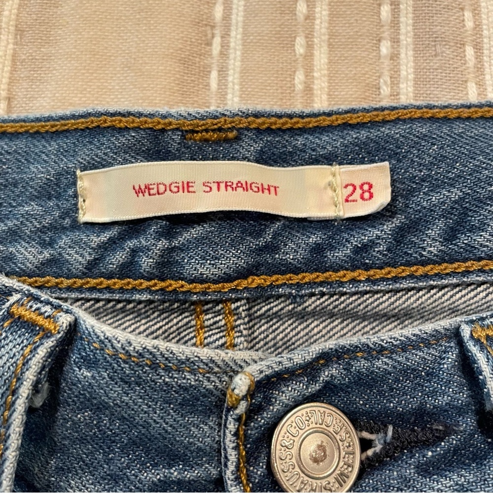 Levi’s Wedgie Straight Leg High Rise Button Fly Jeans 28 - Picture 6 of 12
